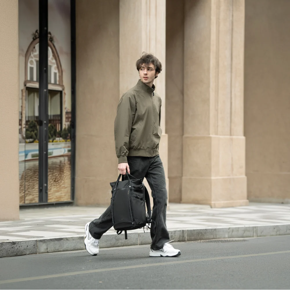 OneGo Roamer Tote Backpack - Image 6
